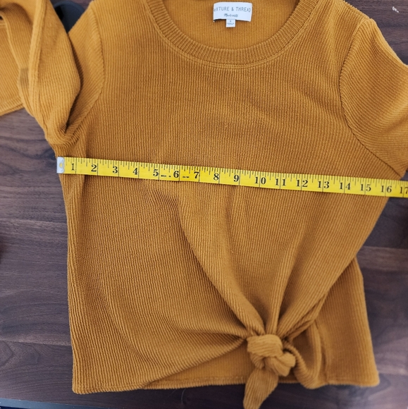 Madewell Texture & Thread Jacquard Knot-Front "Antique Gold" Ribbed Top - Picture 7 of 8
